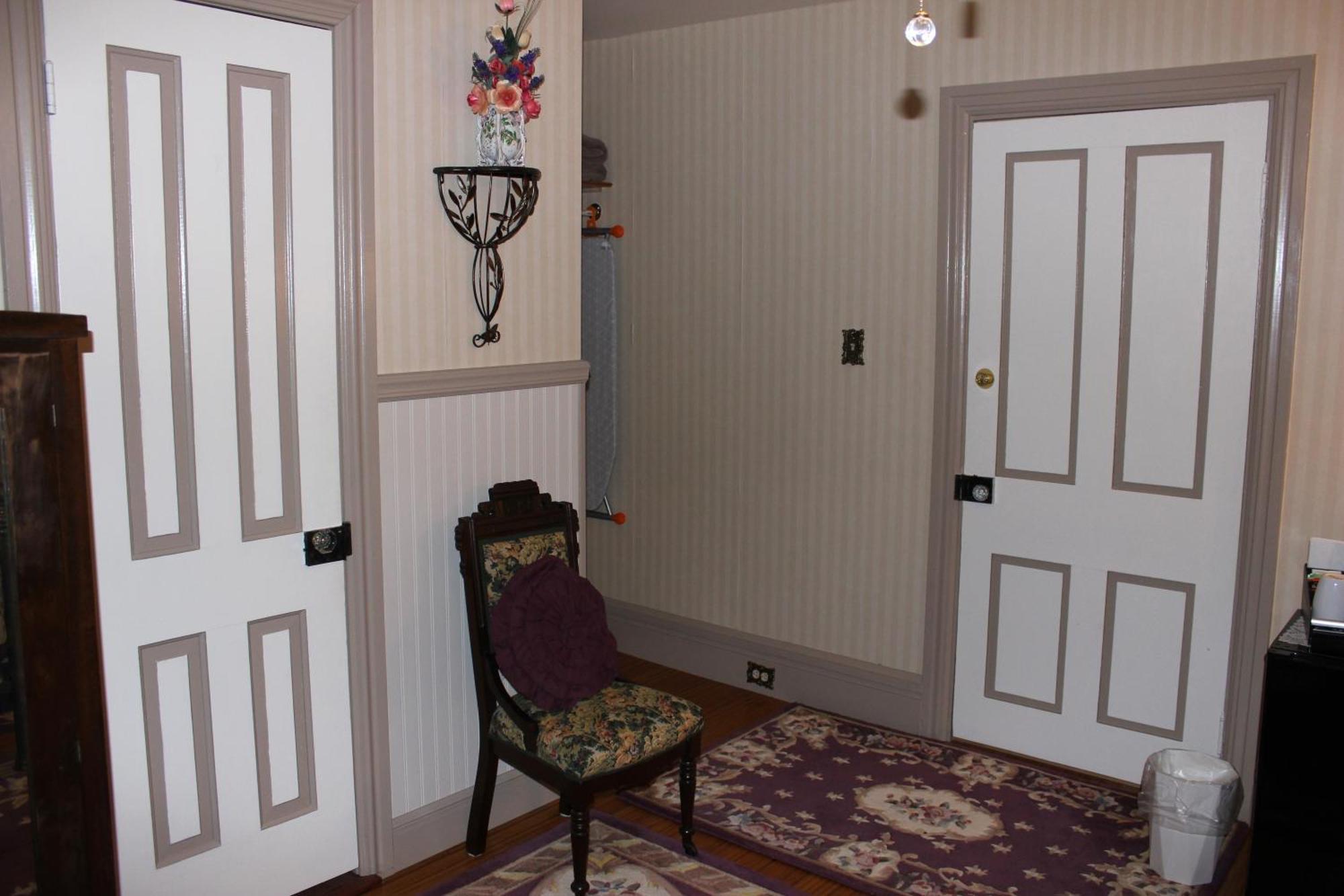 Carriage Stop Bed & Breakfast Палмира Екстериор снимка