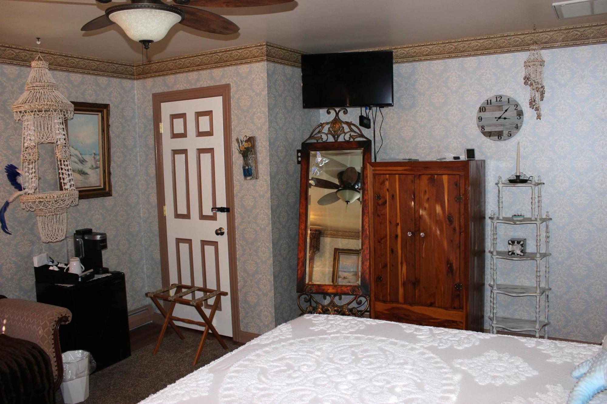 Carriage Stop Bed & Breakfast Палмира Екстериор снимка