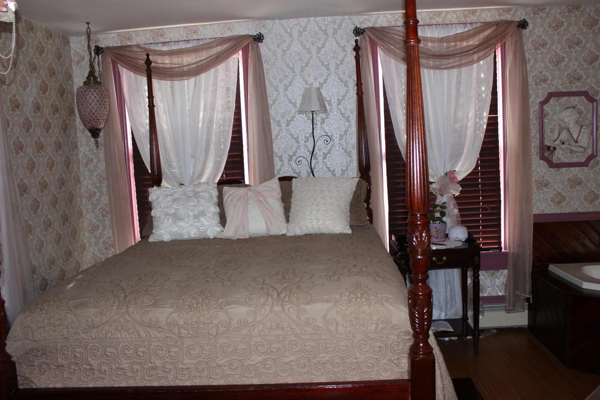 Carriage Stop Bed & Breakfast Палмира Екстериор снимка