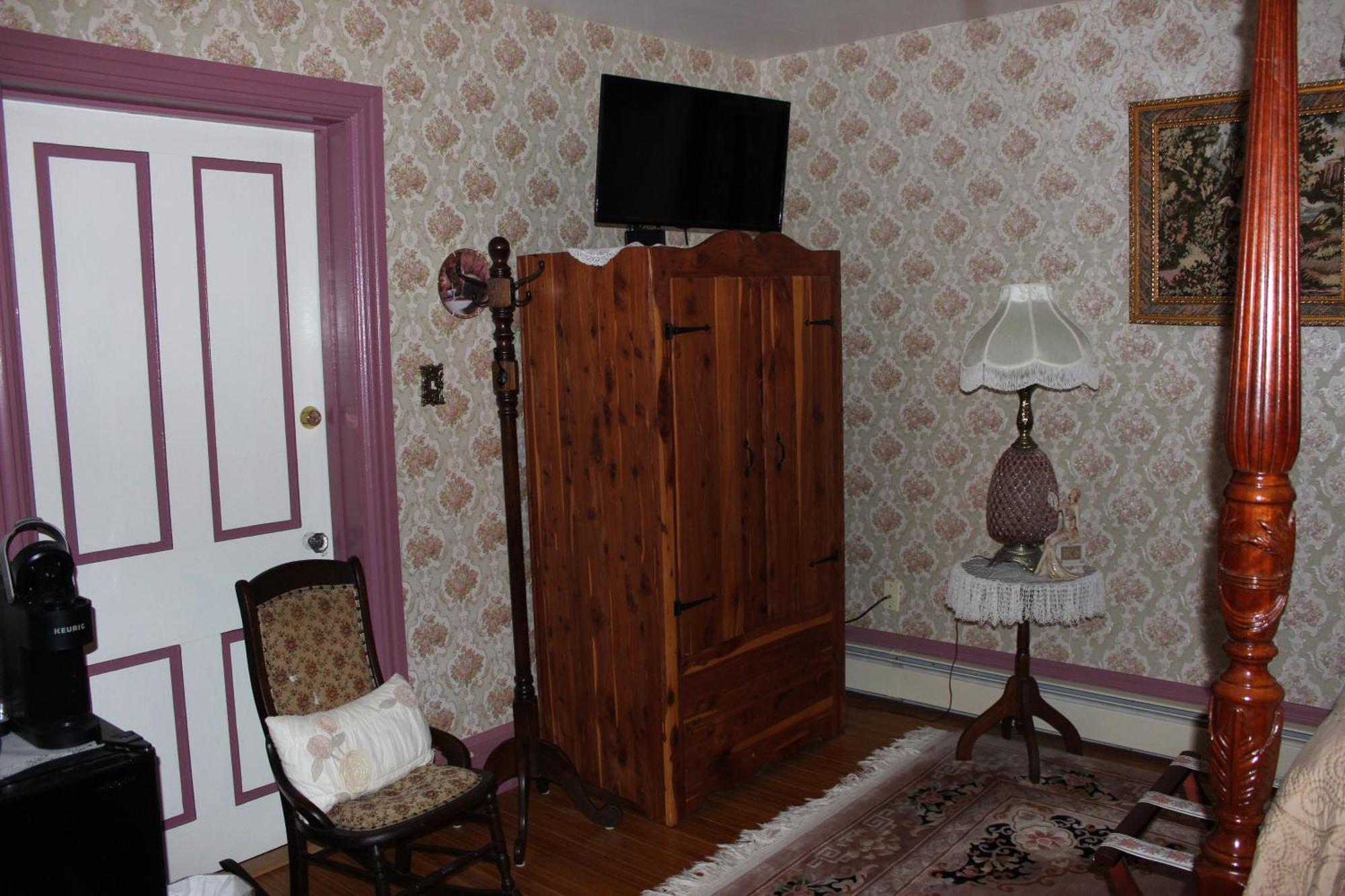 Carriage Stop Bed & Breakfast Палмира Екстериор снимка