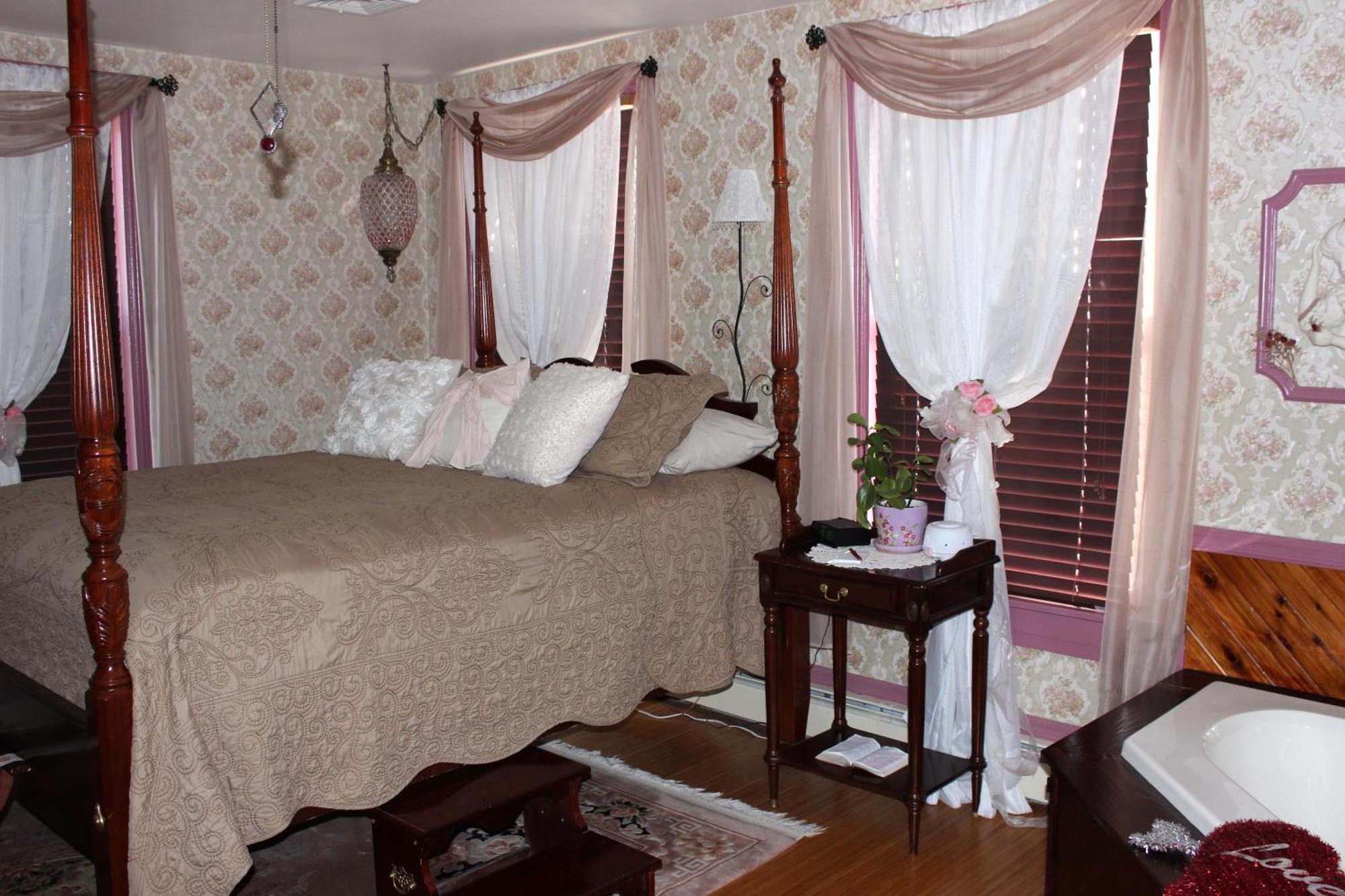 Carriage Stop Bed & Breakfast Палмира Екстериор снимка