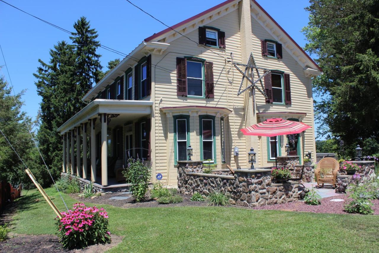Carriage Stop Bed & Breakfast Палмира Екстериор снимка